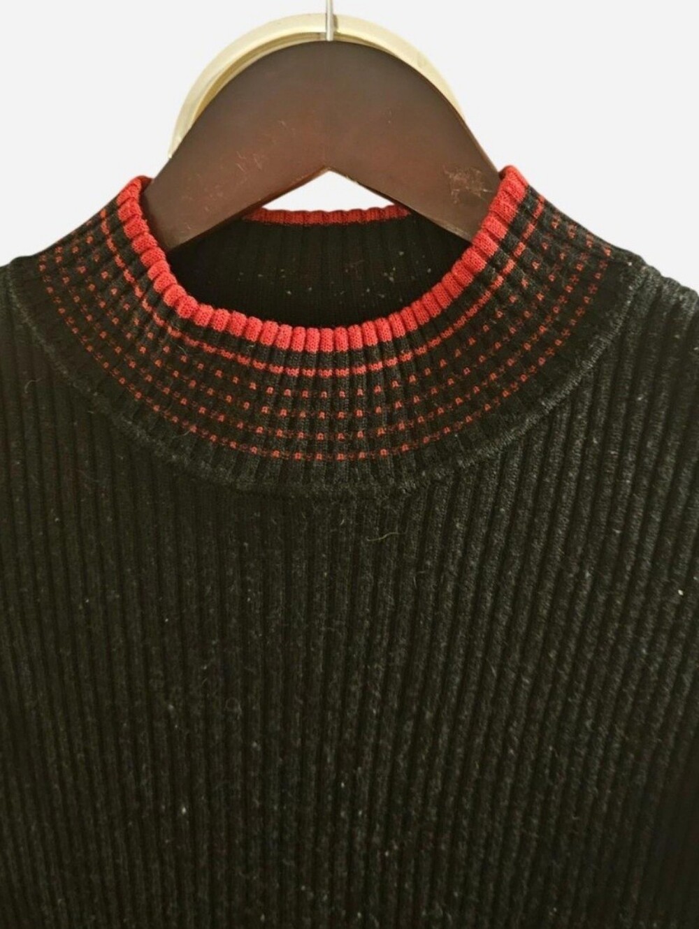 Tahari black and red short sleeve mockneck sweater